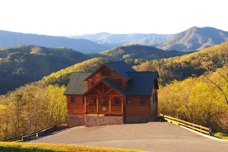 cabin in Gatlinburg with mountain views