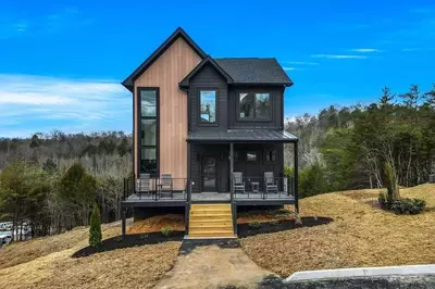 4 bedroom cabin at The Lodges at Reedmont