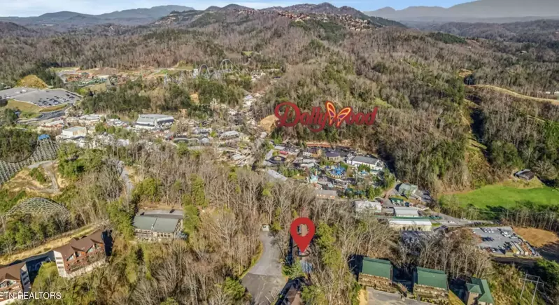 Pinecrest Townhomes on map near Dollywood