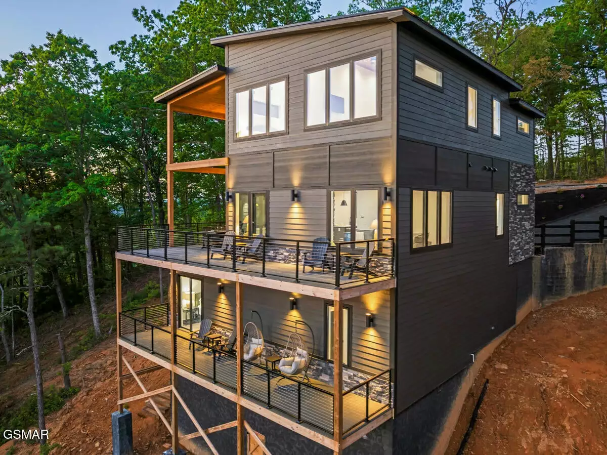 3819 Heavens View Lane