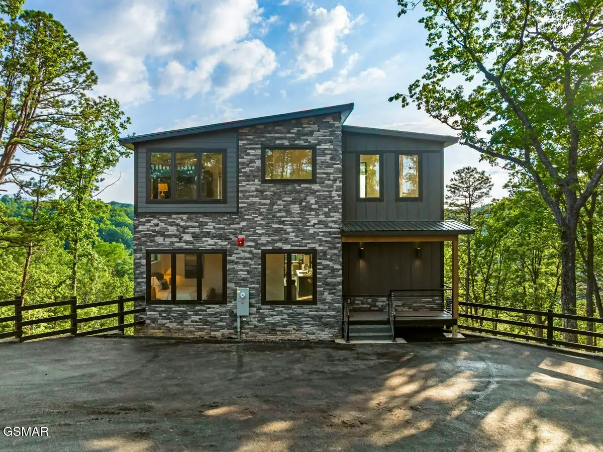 3819 Heavens View Lane