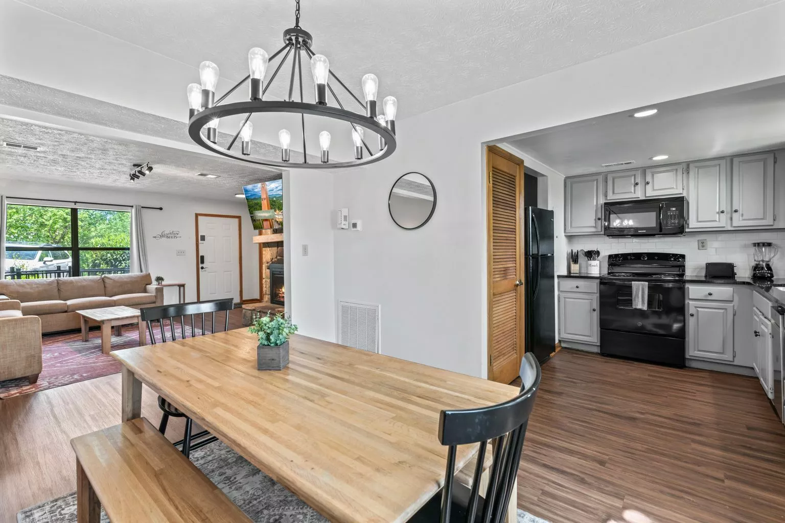 3720 Plaza Way, 145