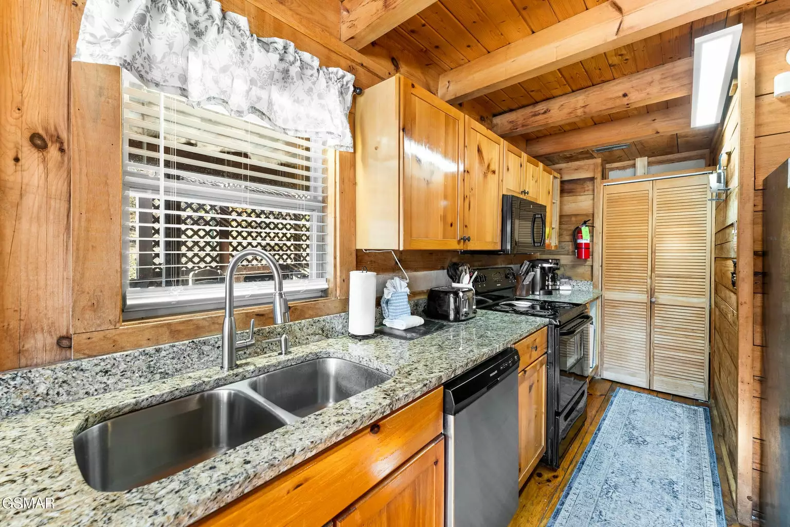 1455 Honey Oaks Way