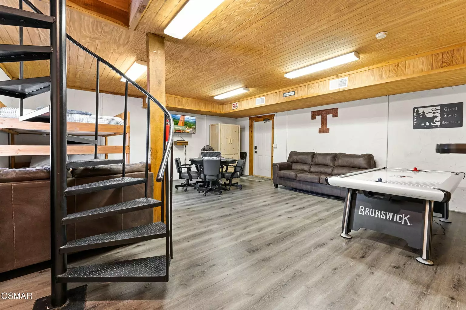 1455 Honey Oaks Way