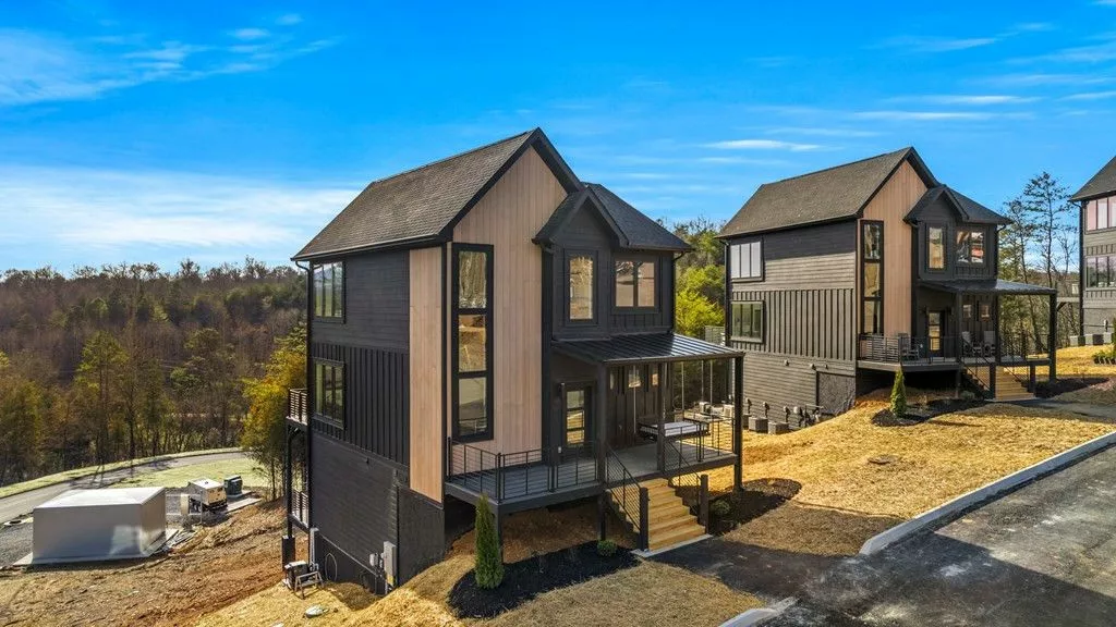 1129 Reedmont Way