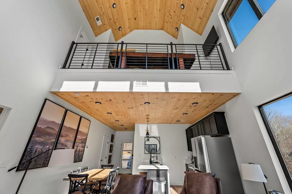 1129 Reedmont Way