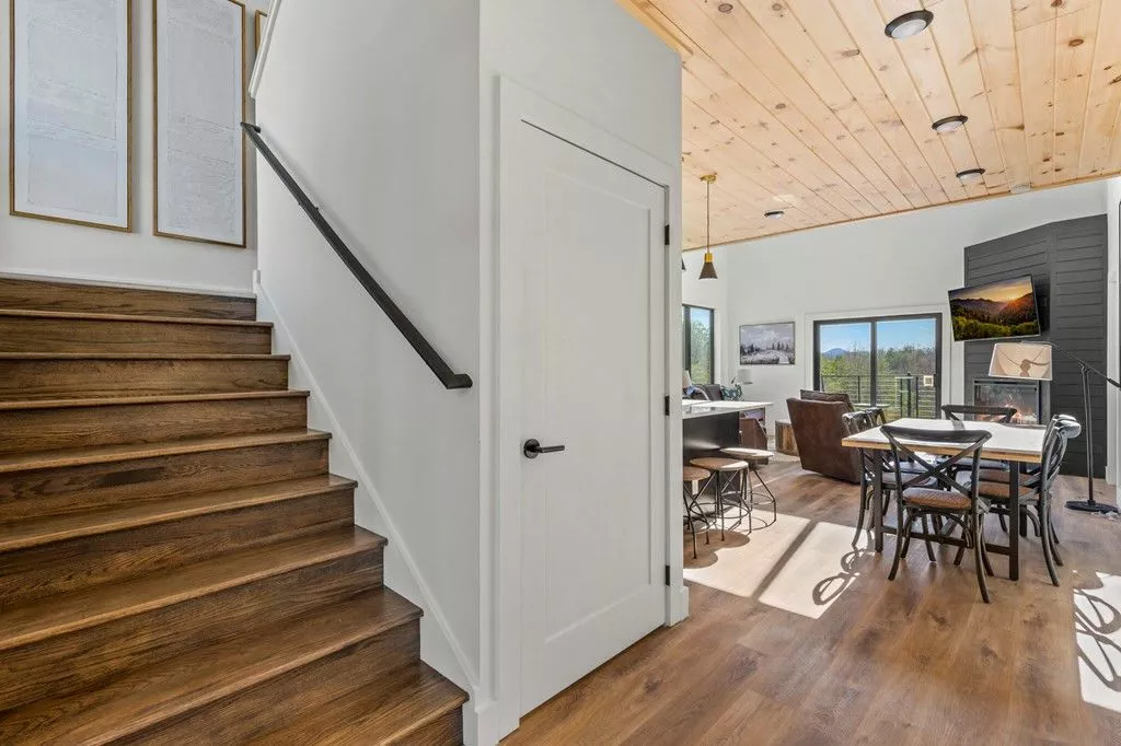 1129 Reedmont Way