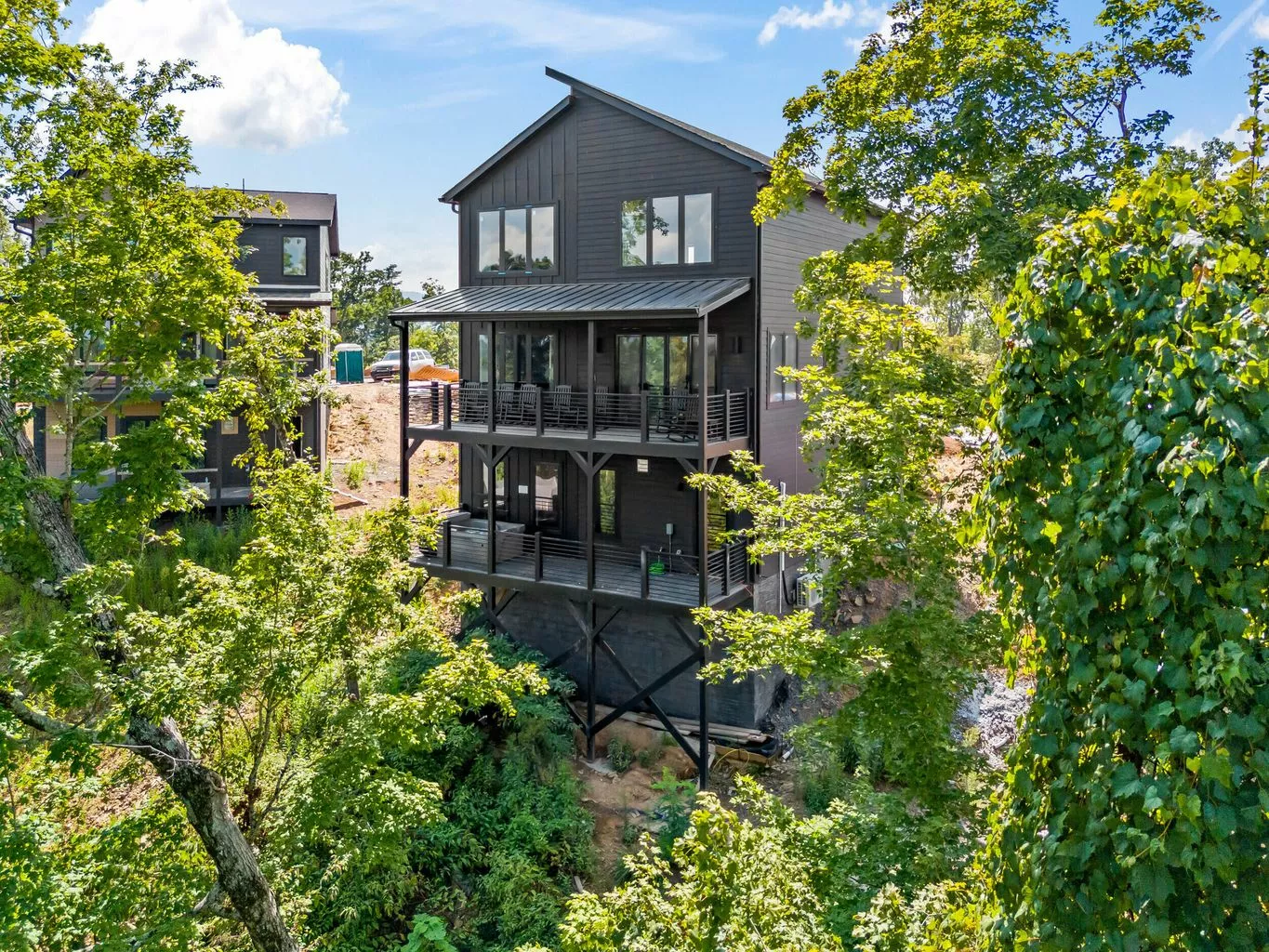 1302 Reedmont Way