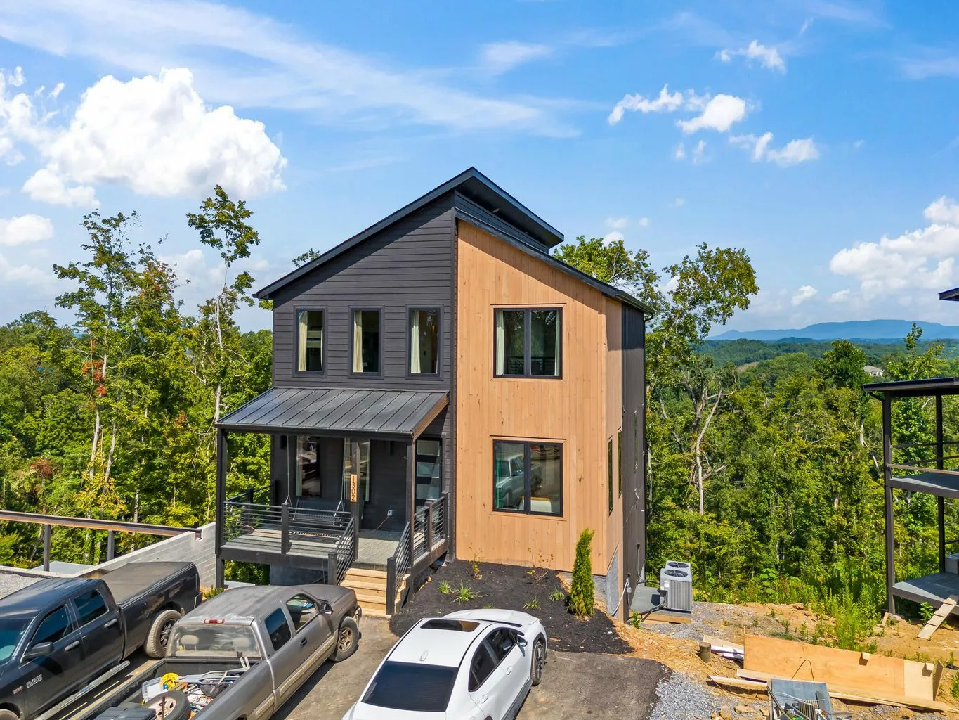 1302 Reedmont Way