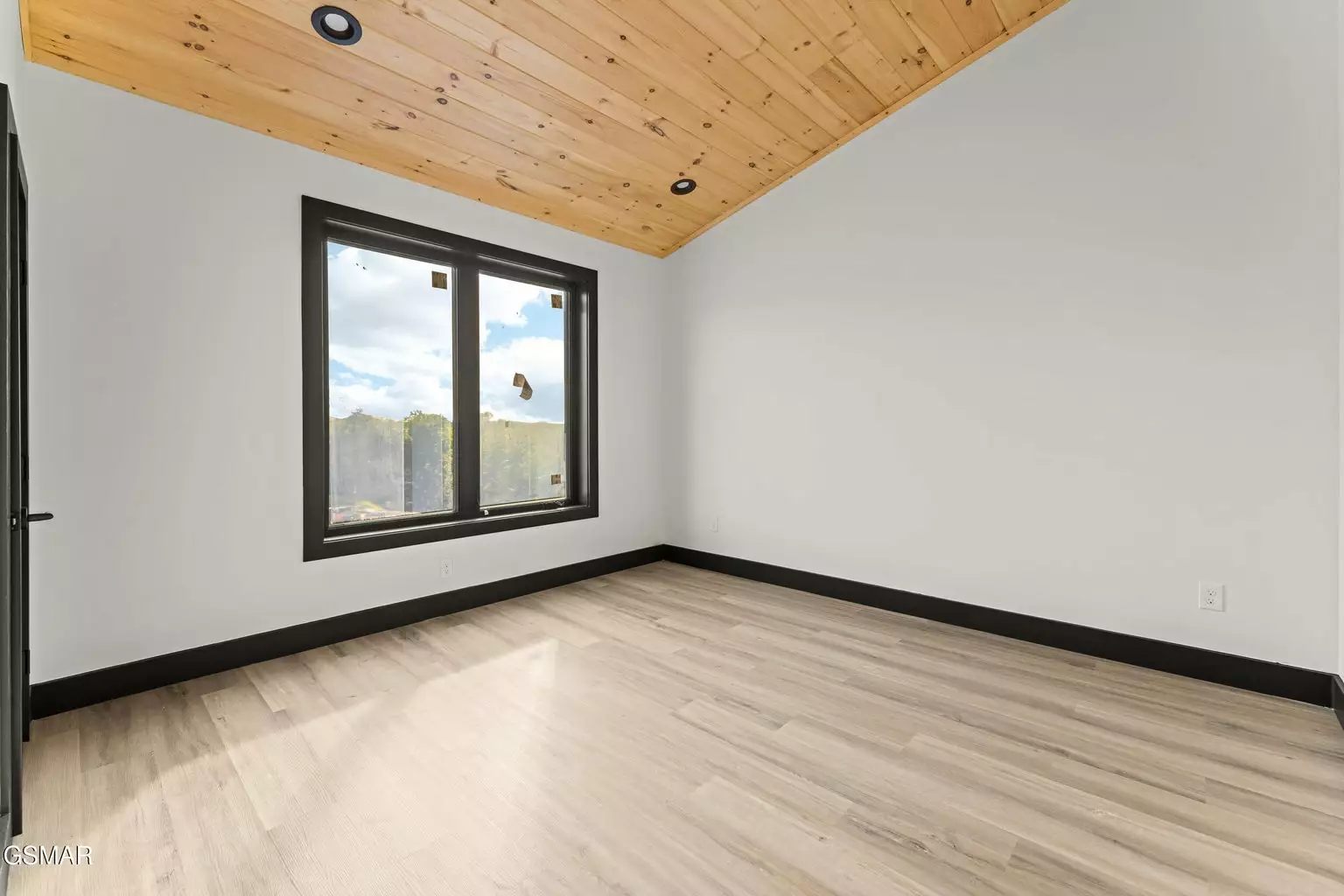 1409 Reedmont Way