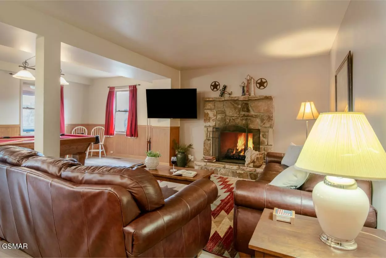 2616 Sunset Circle