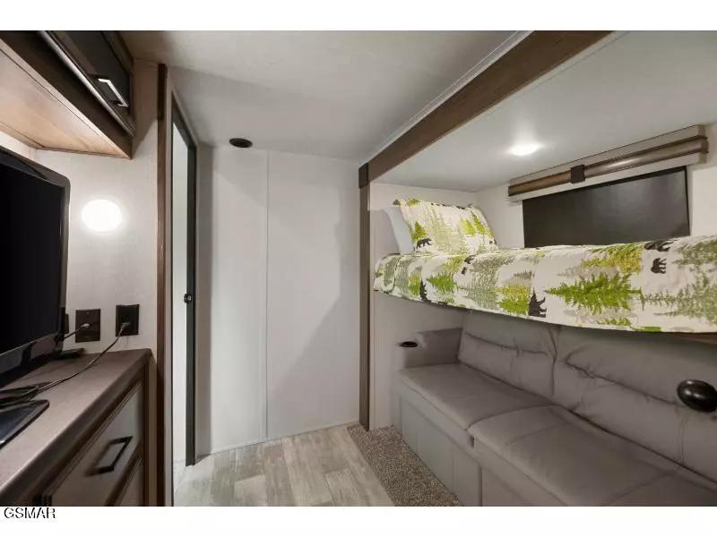 4229 E Parkway #282