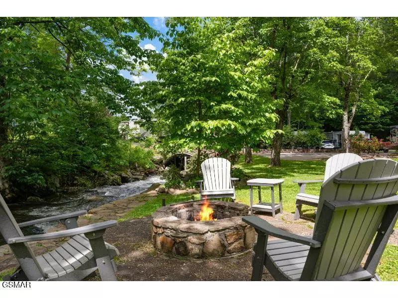 4229 E Parkway #282