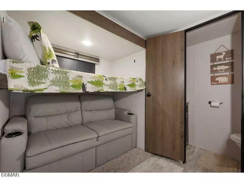 4229 E Parkway #282