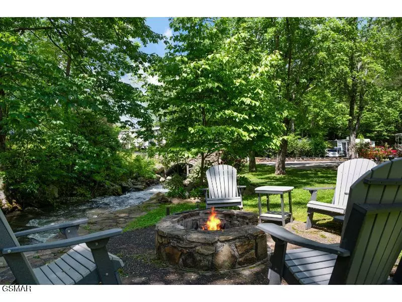 4229 E Parkway #282