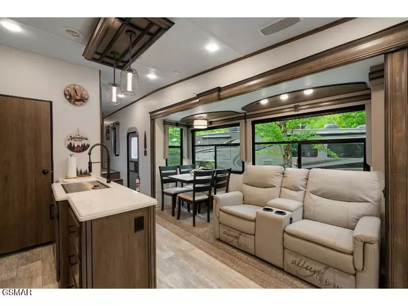 4229 E Parkway #282