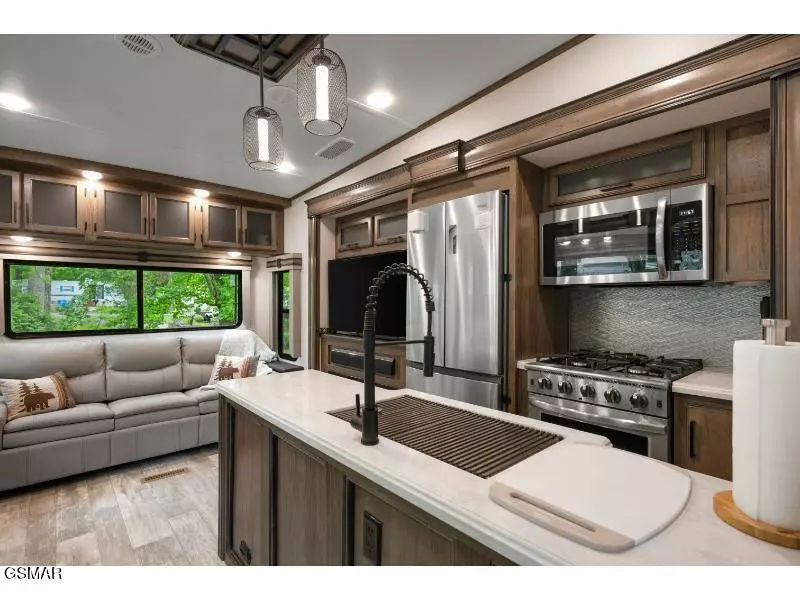 4229 E Parkway #282
