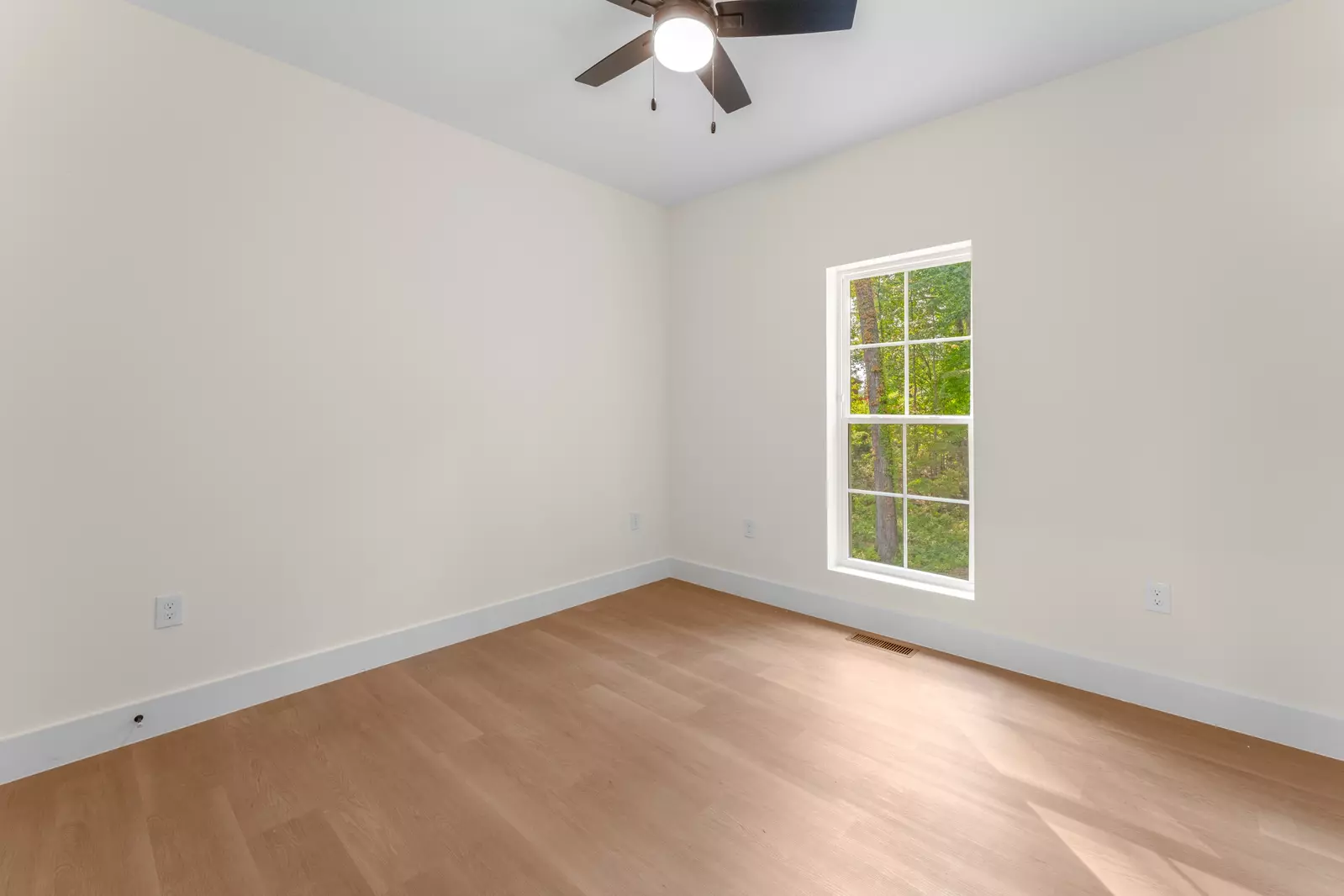 2326 Geraldine Way