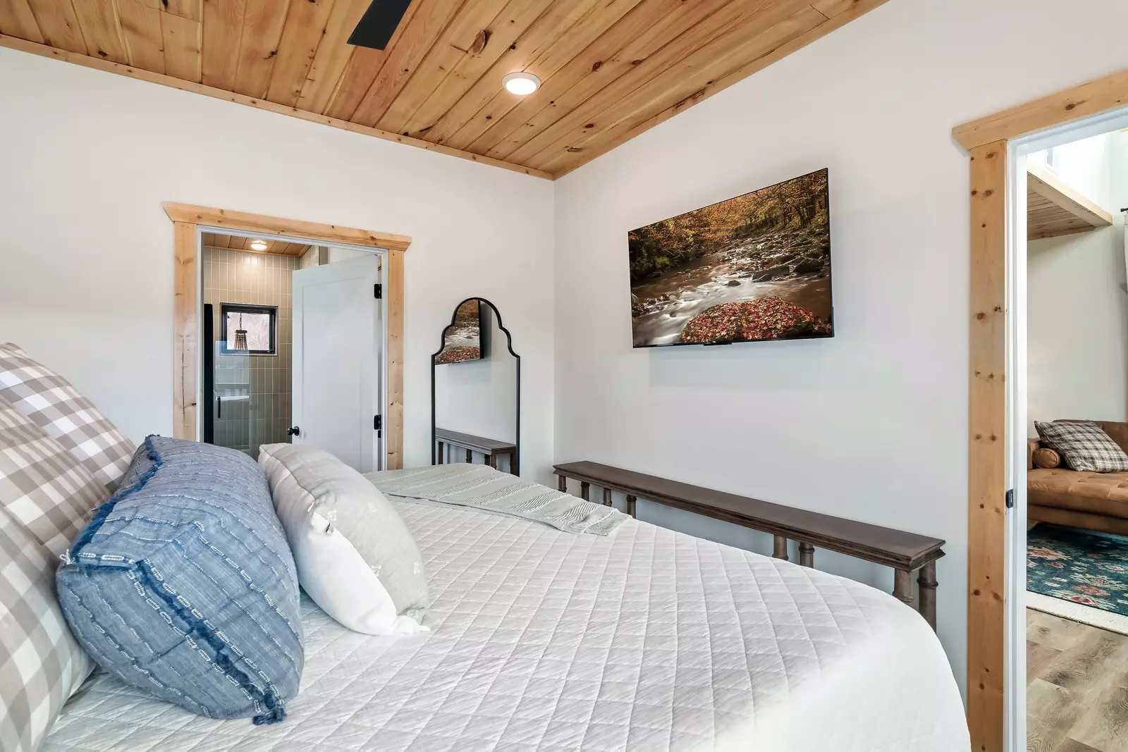 1279 Upper Middle Creek