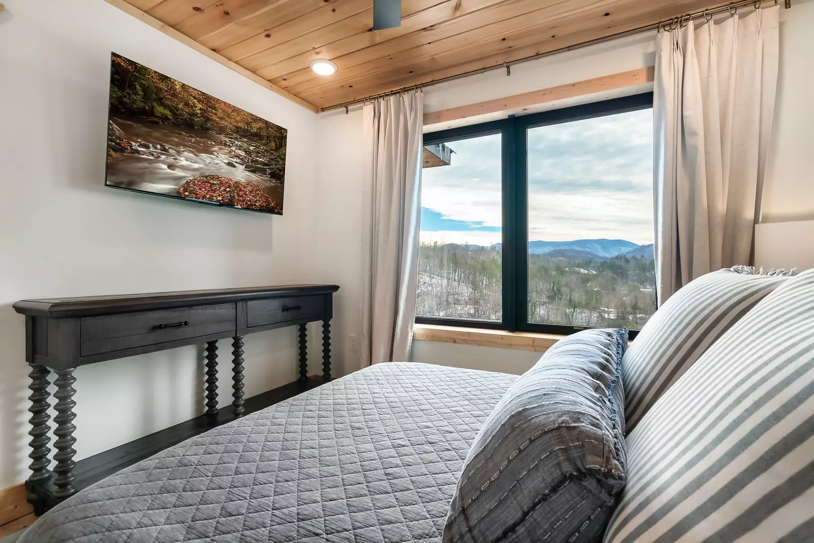 1279 Upper Middle Creek