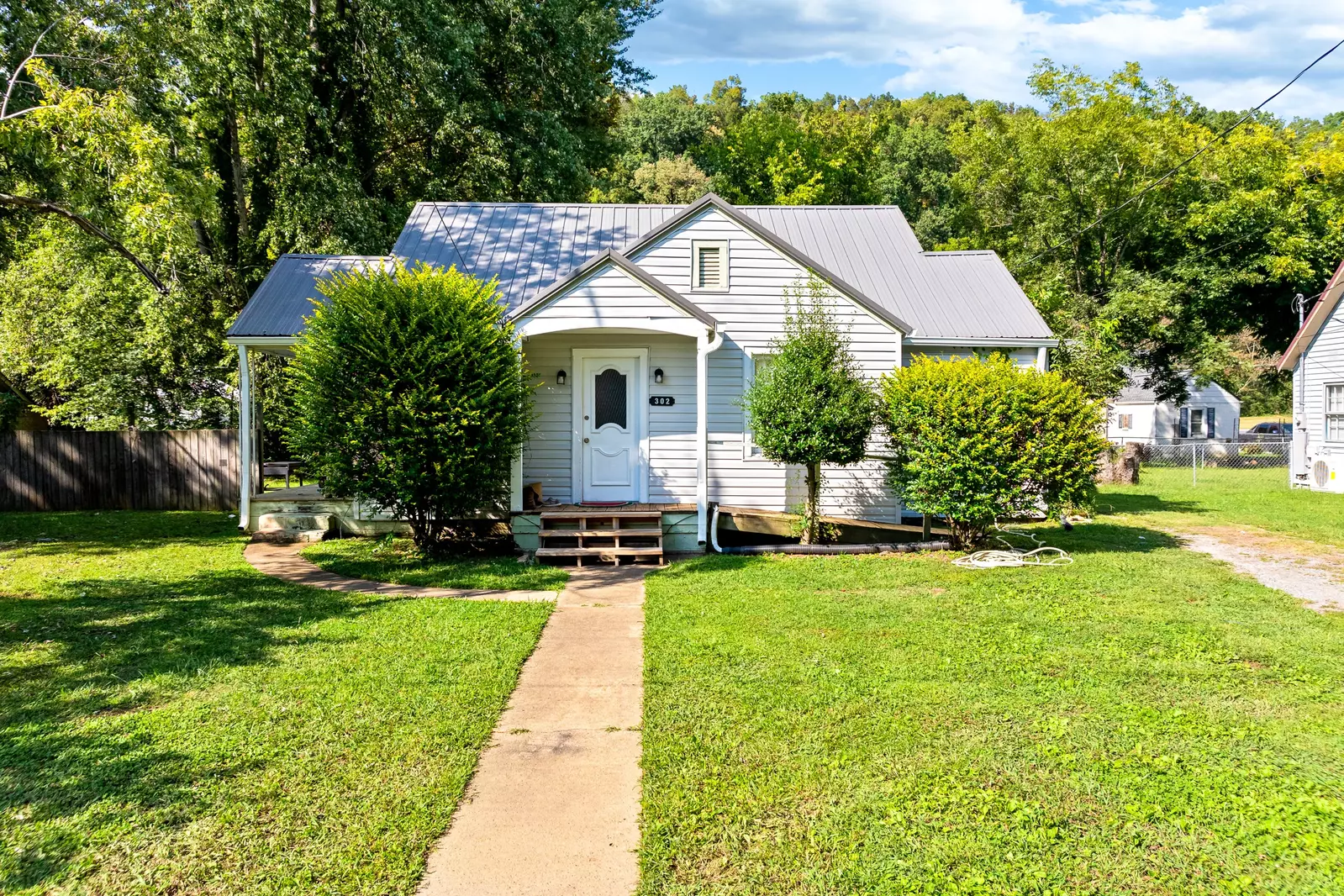302 Jackson St