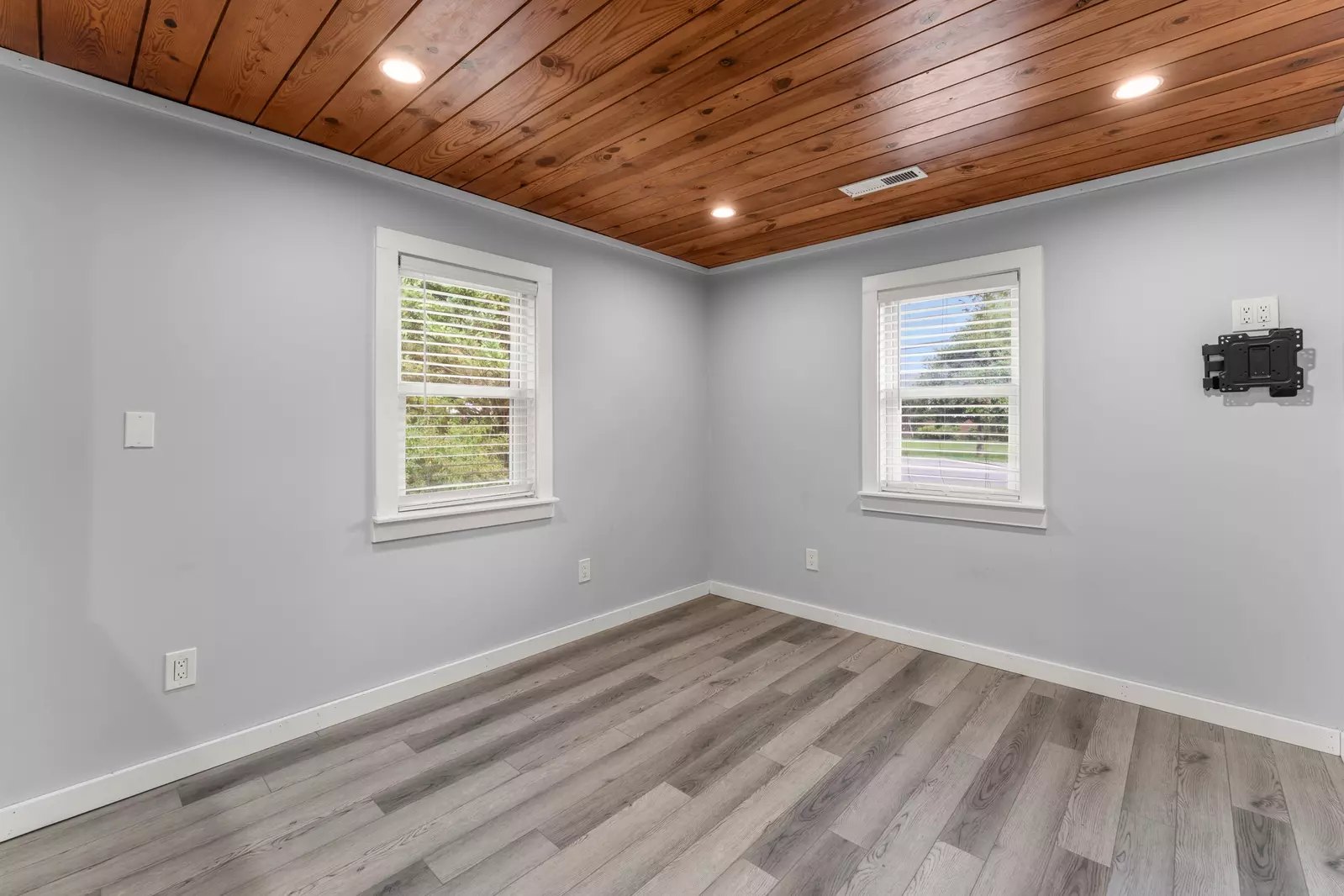 310 Two View Rd