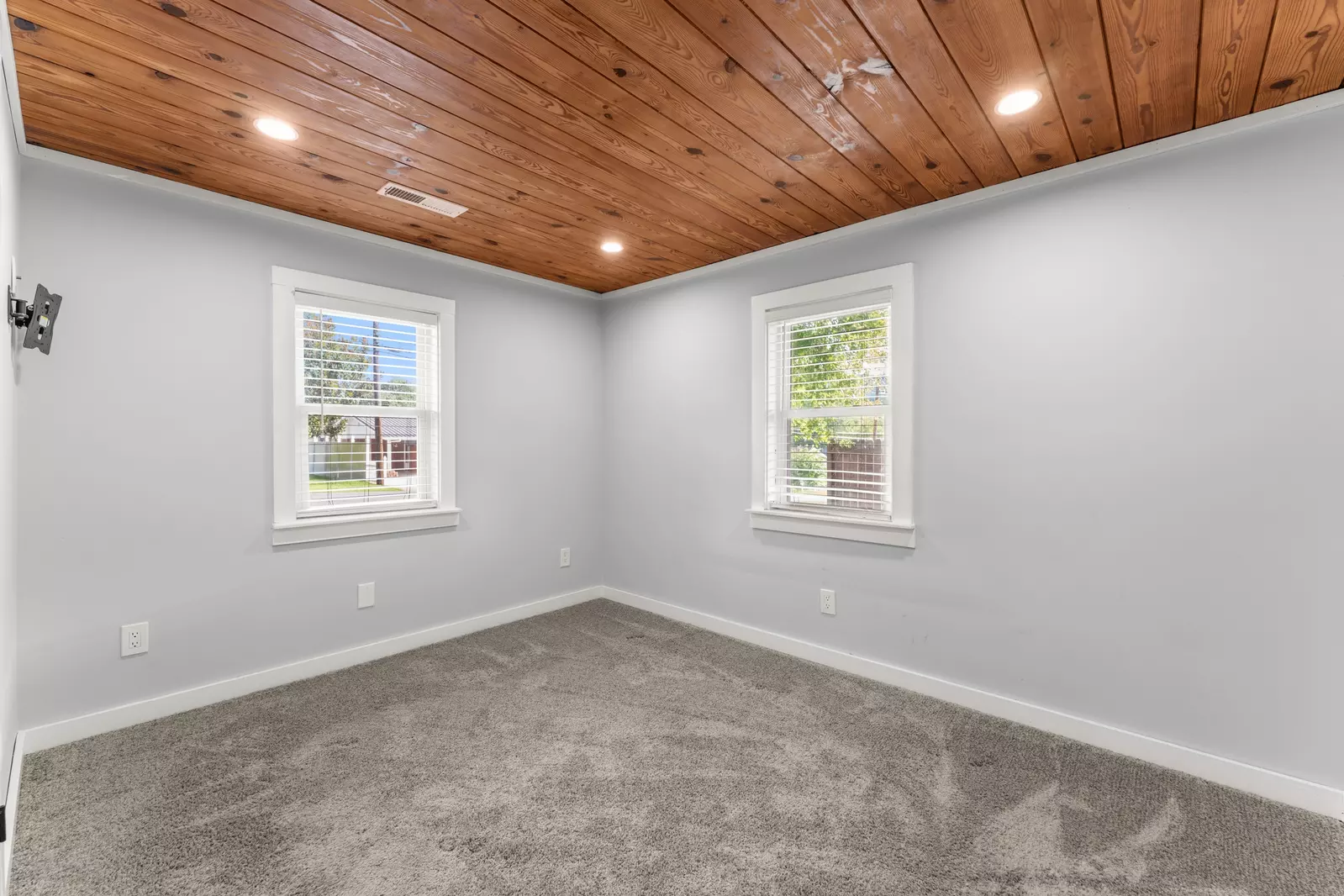 310 Two View Rd