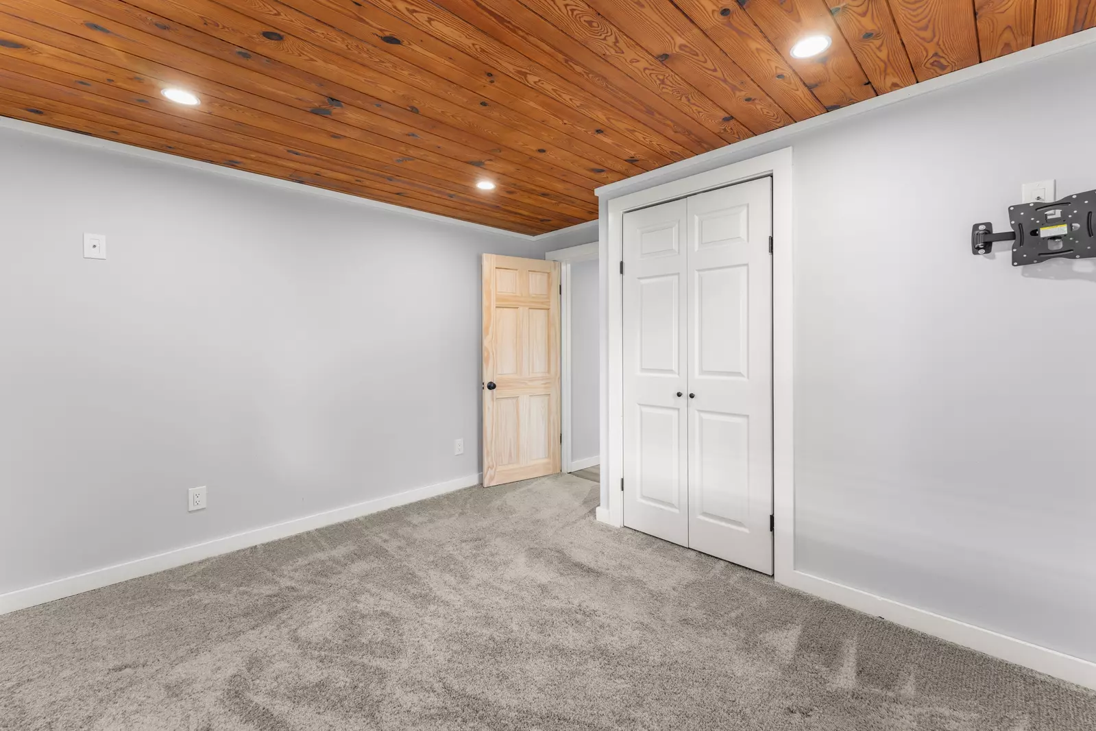 310 Two View Rd
