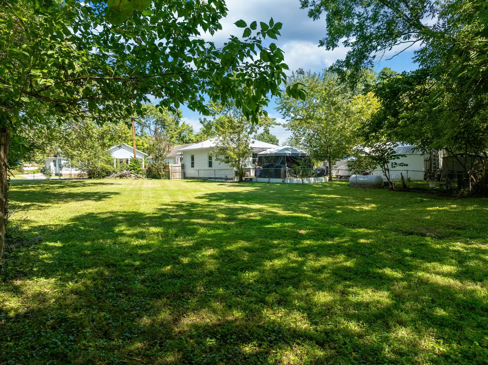 226 E Main St
