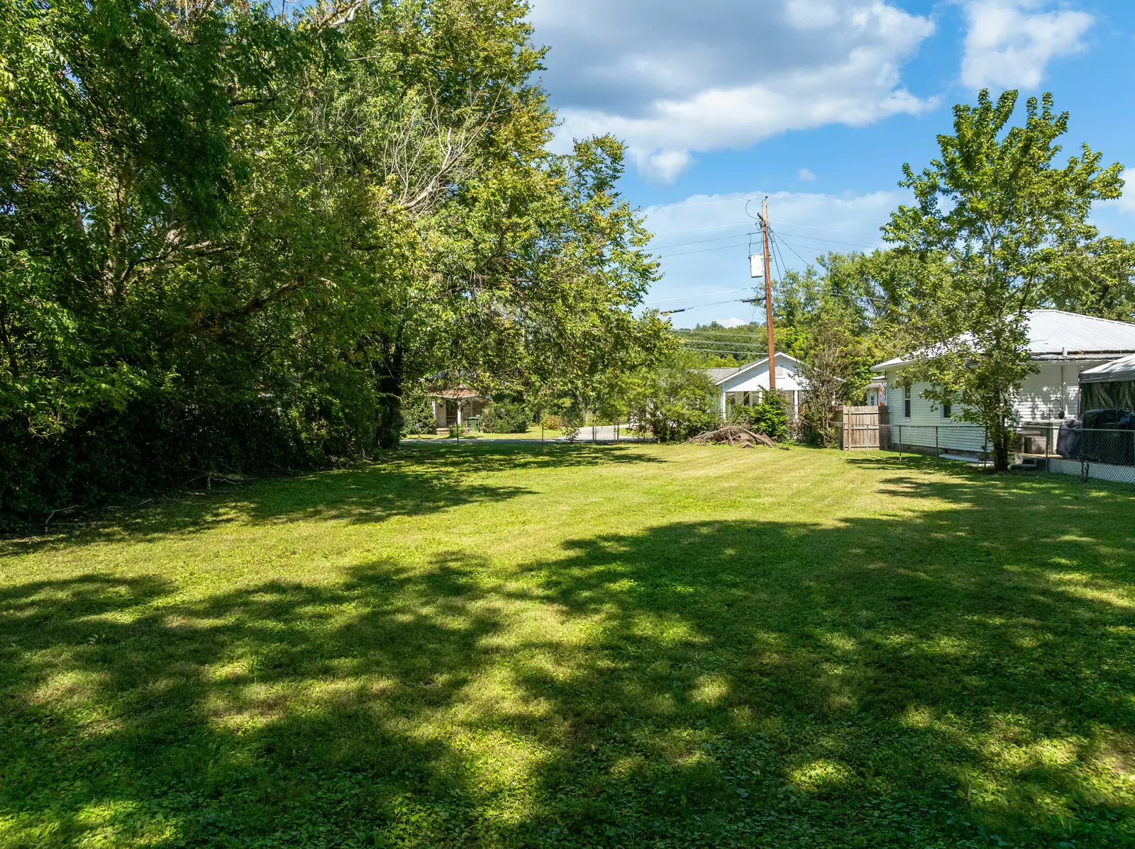 226 E Main St