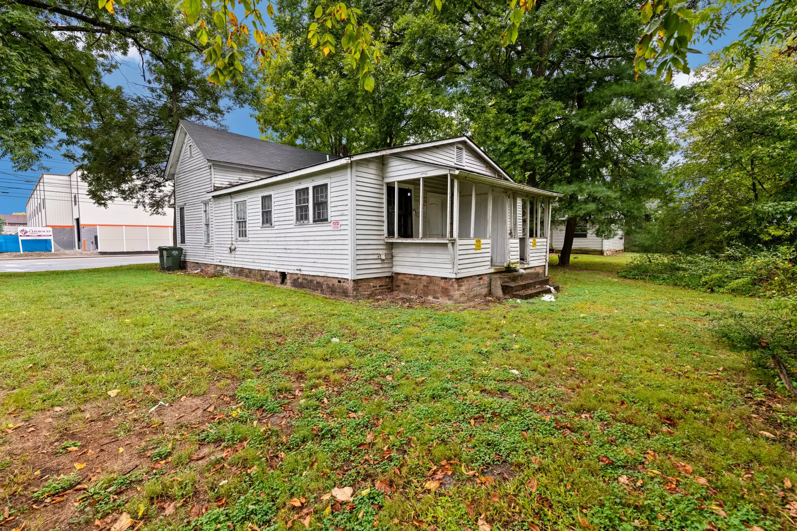 226 E Main St