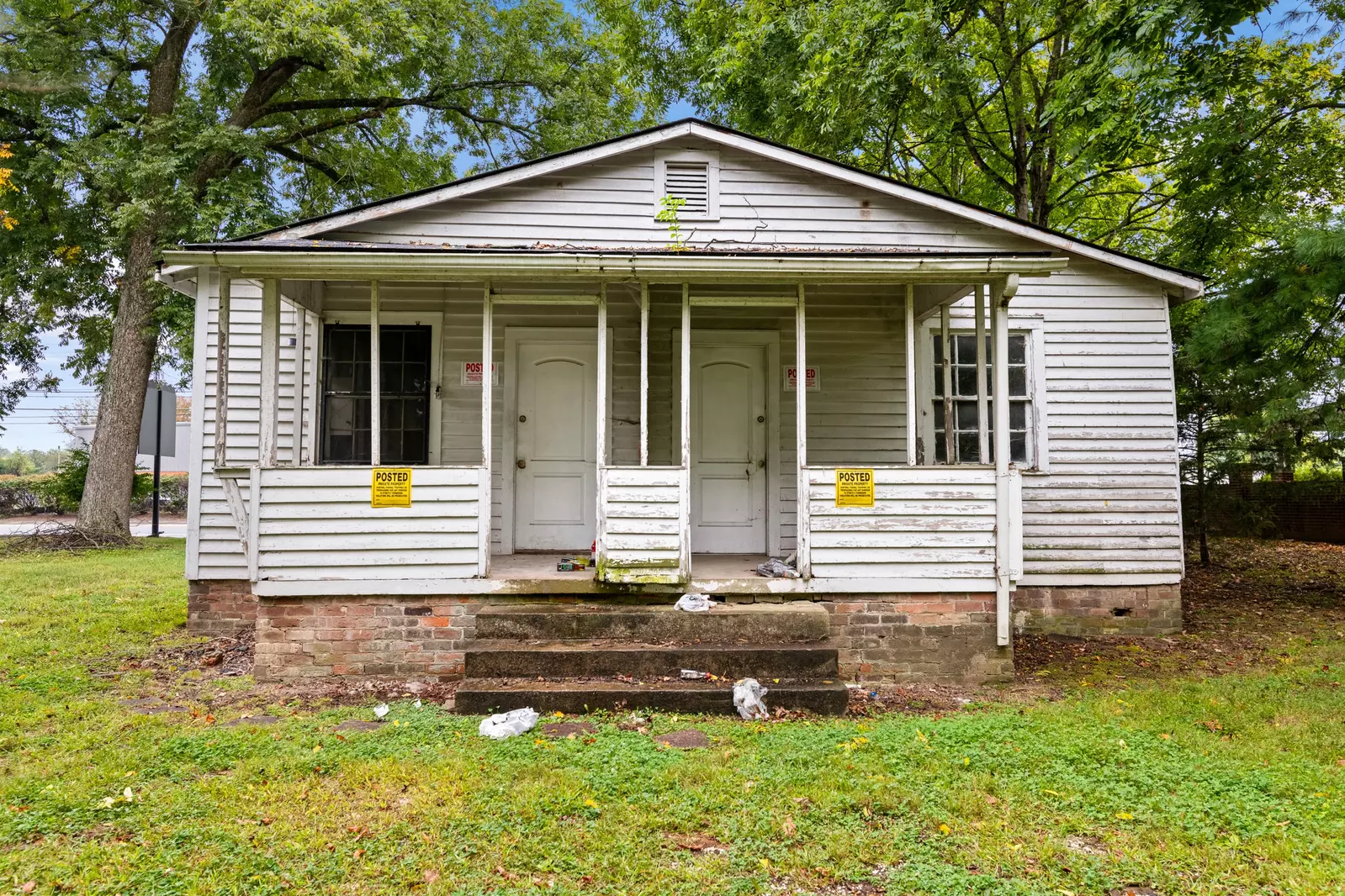 226 E Main St