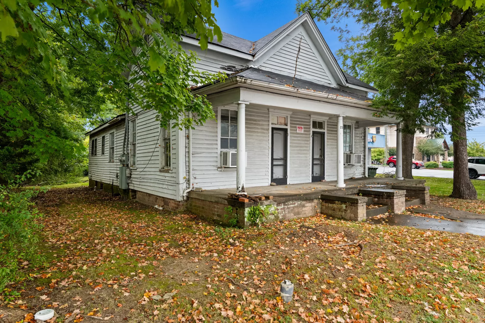 226 E Main St