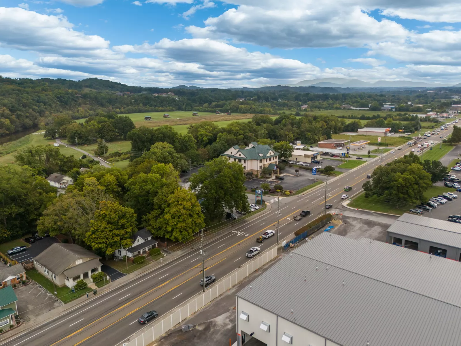 226 E Main St