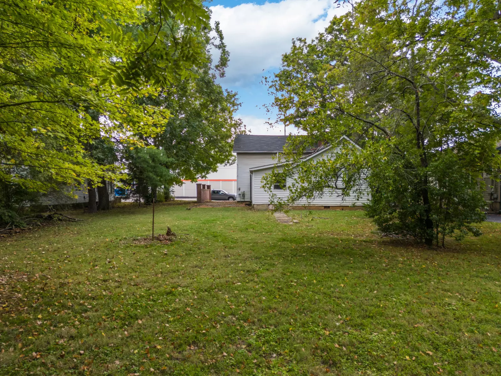 226 E Main St