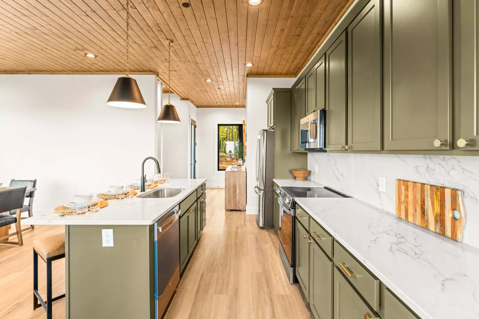 3823 Heavens View Ln