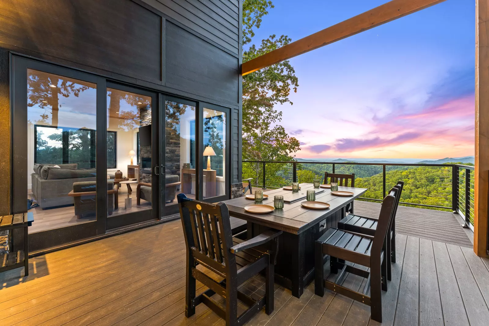 3823 Heavens View Ln