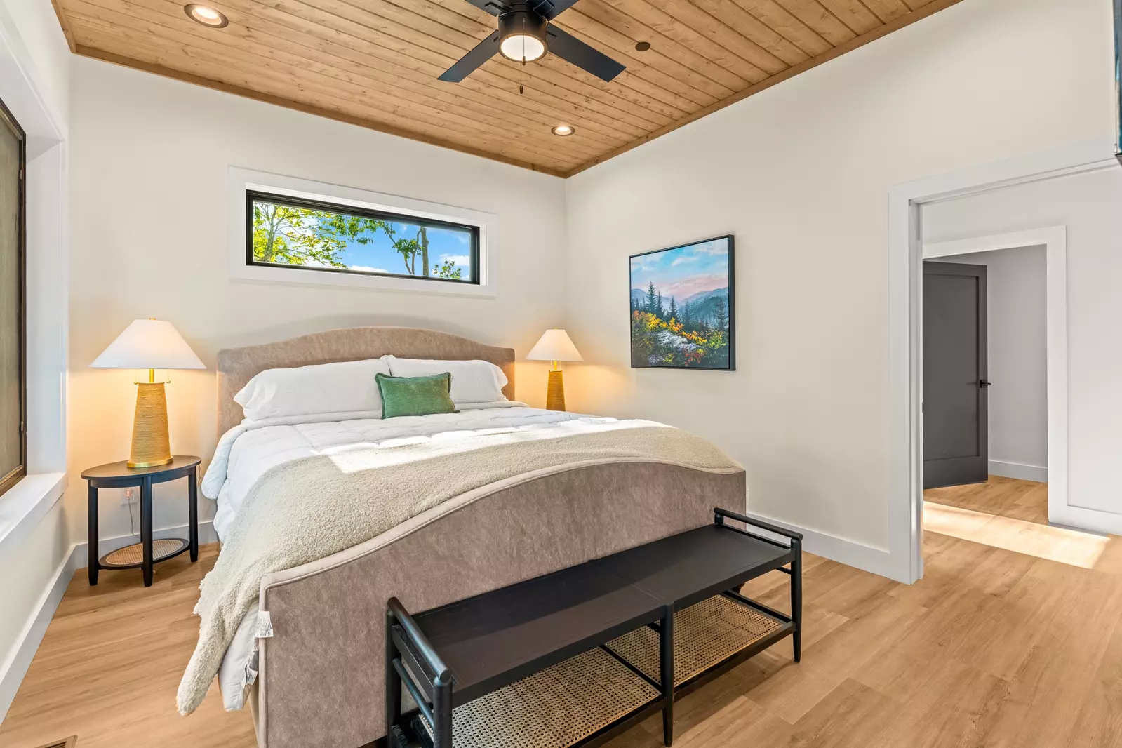 3823 Heavens View Ln