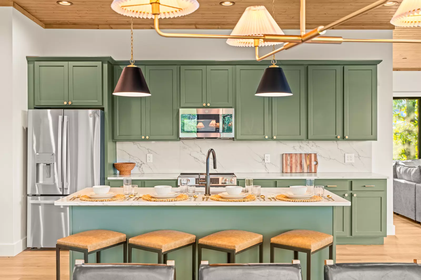 3823 Heavens View Ln