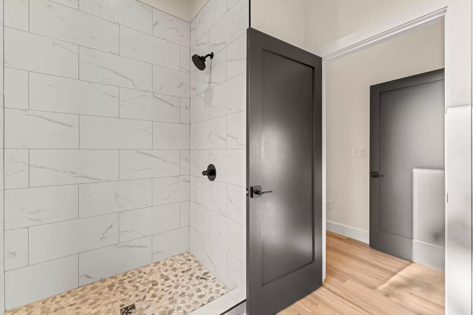 3823 Heavens View Ln