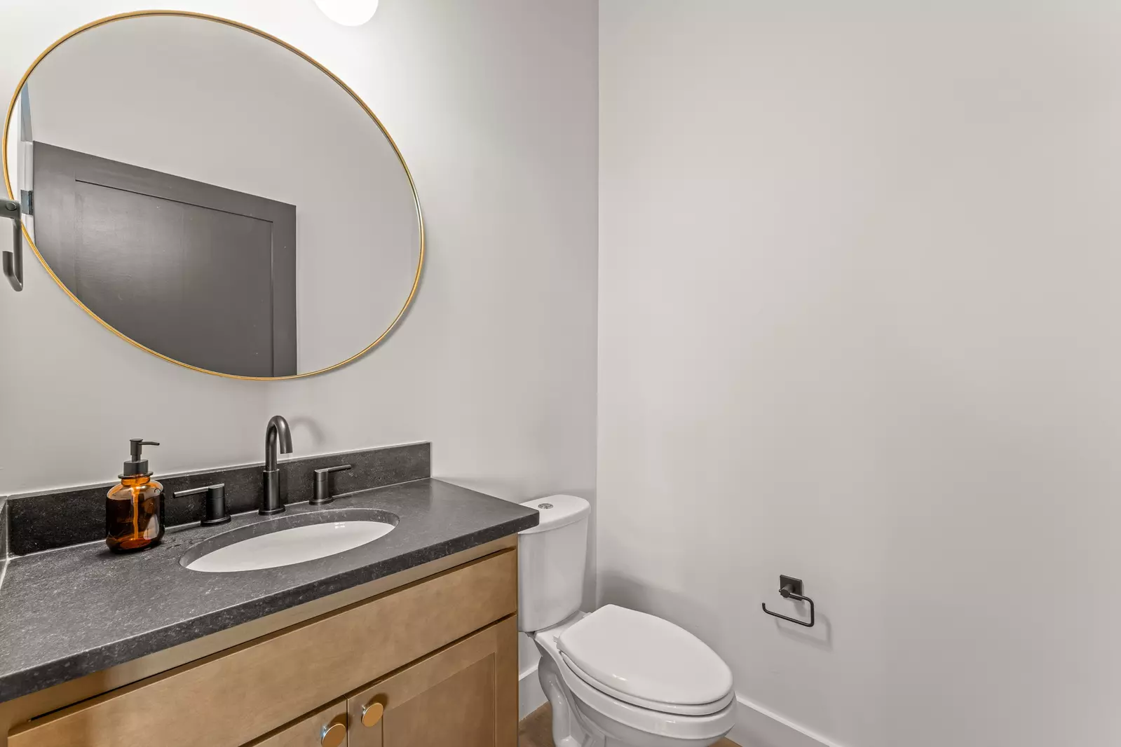 3823 Heavens View Ln