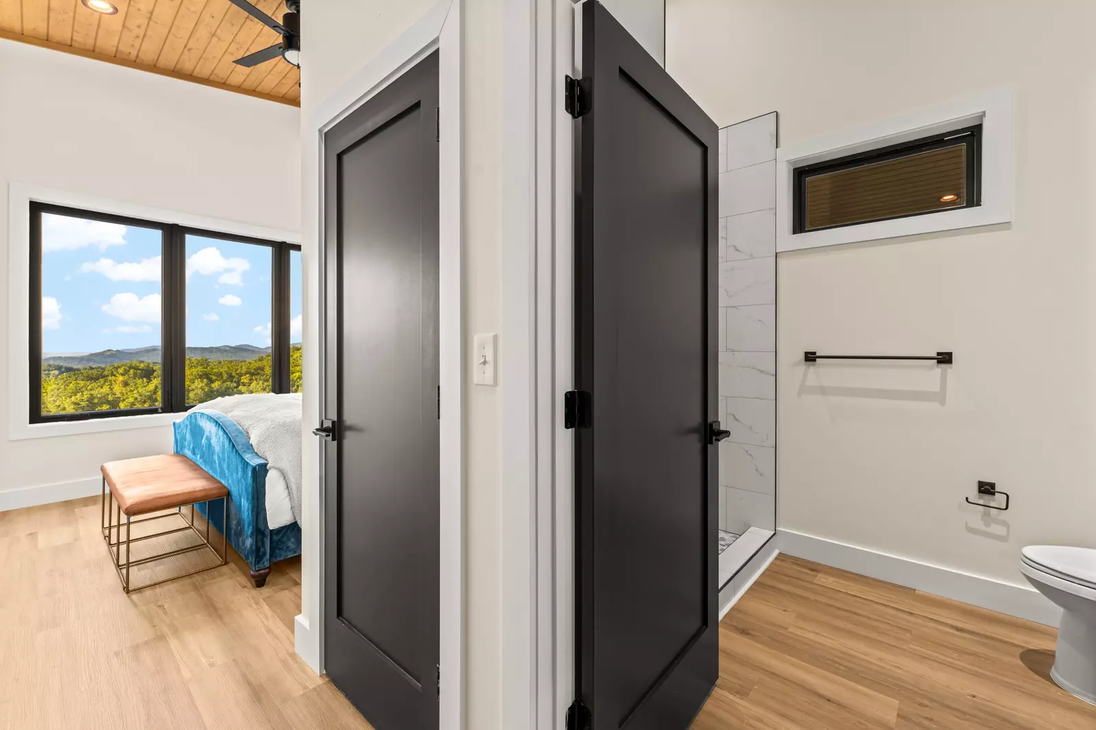 3823 Heavens View Ln