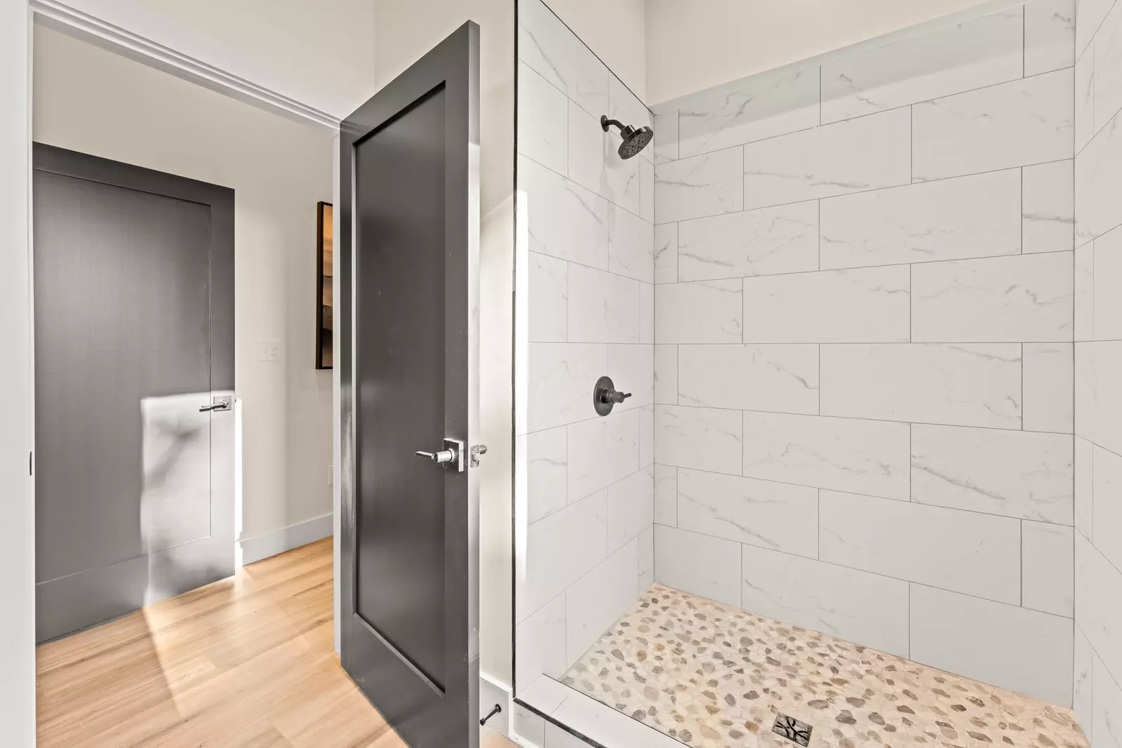 3823 Heavens View Ln