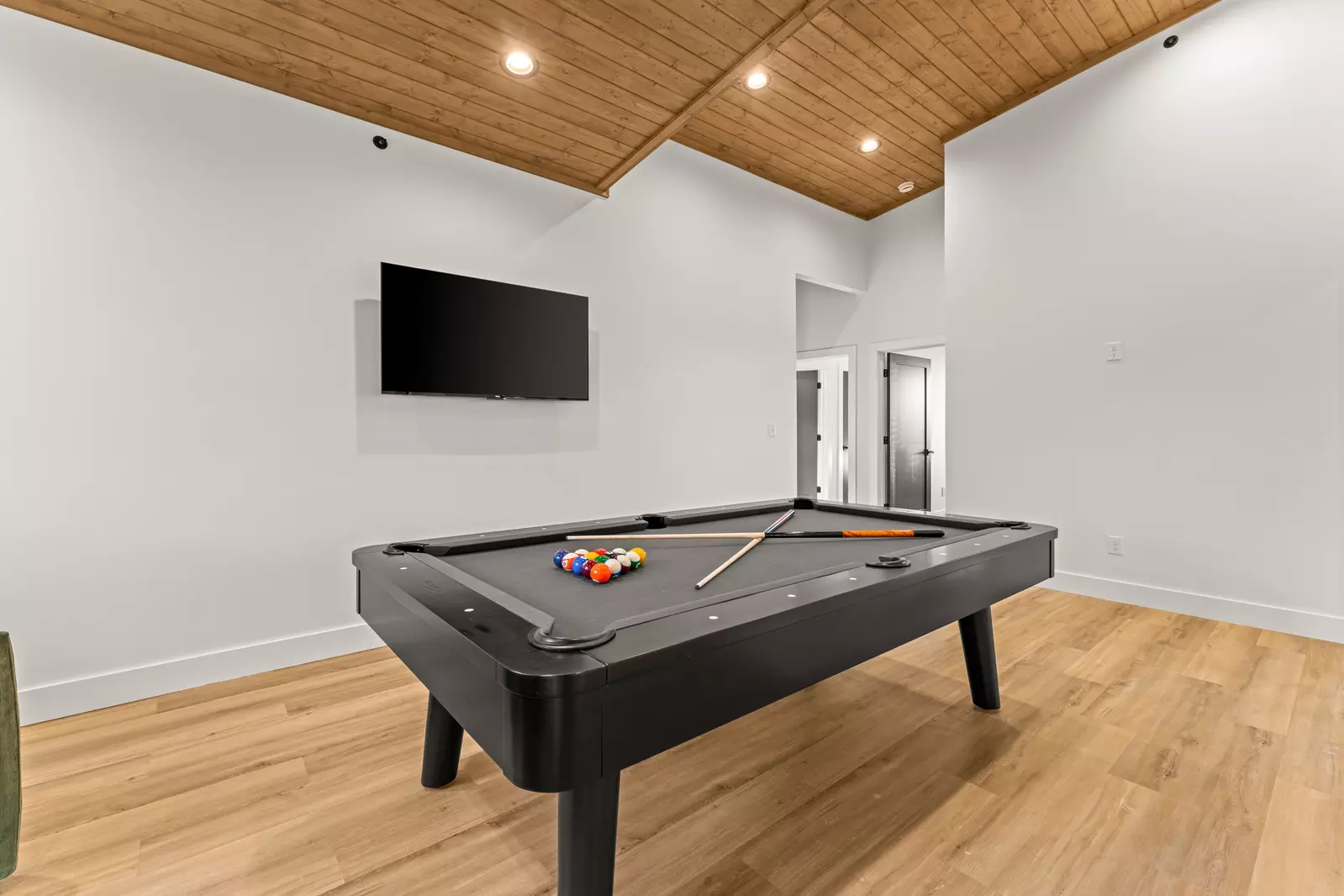 3823 Heavens View Ln