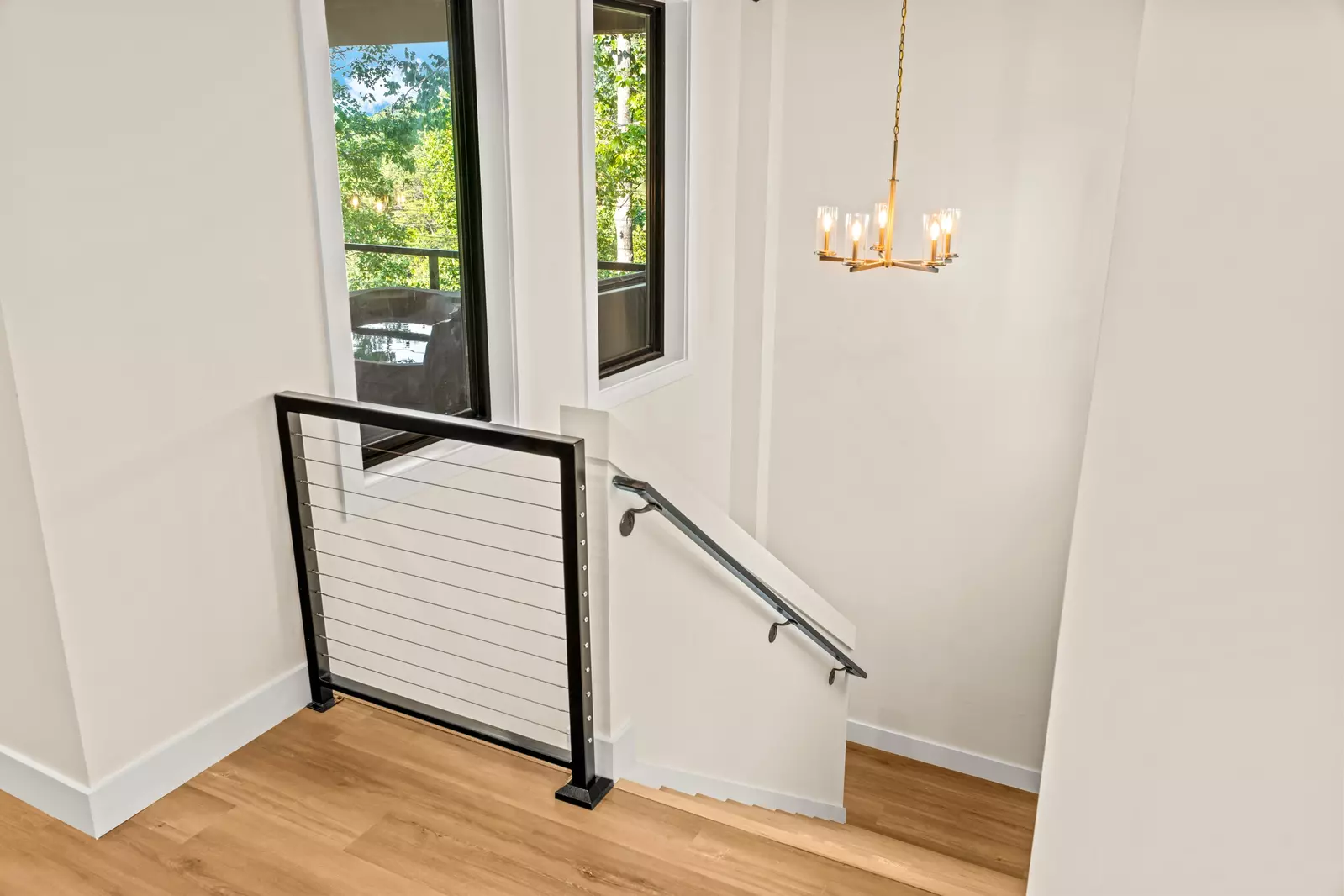 3823 Heavens View Ln