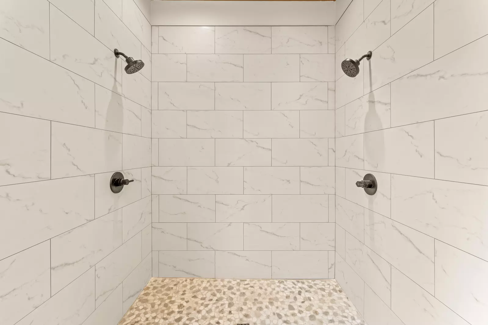 3823 Heavens View Ln