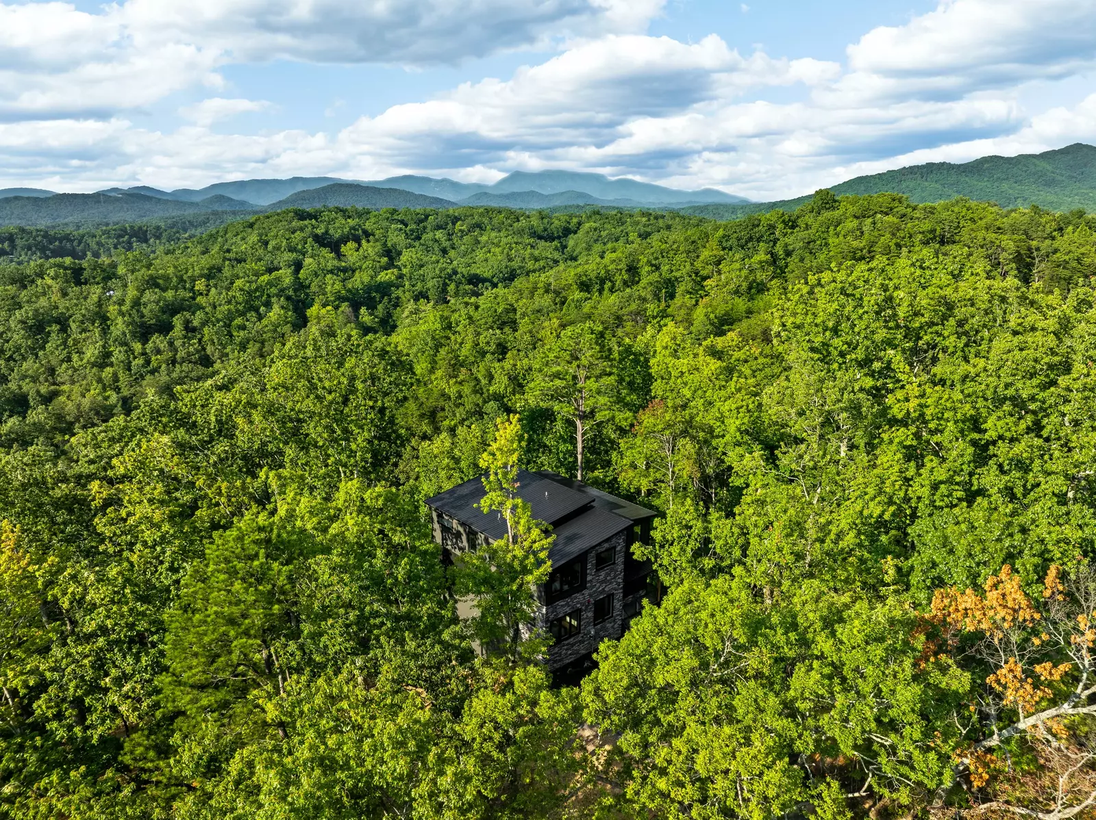 3823 Heavens View Ln