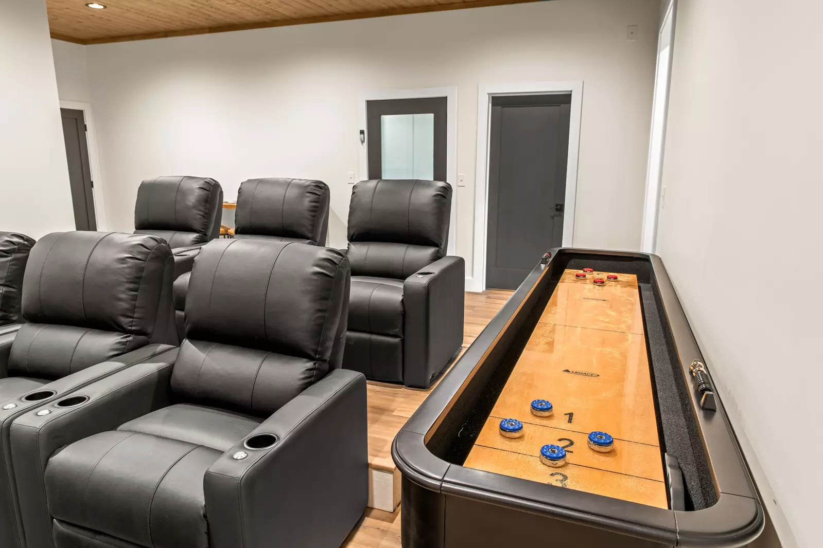 3823 Heavens View Ln