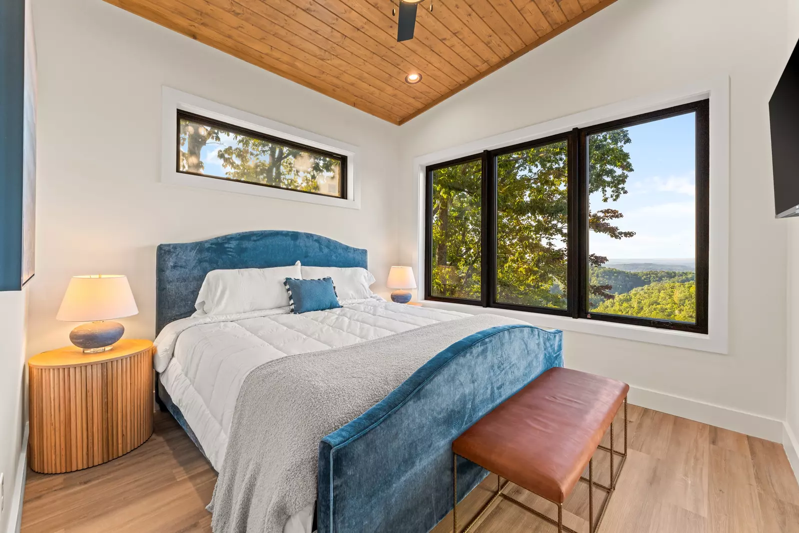 3823 Heavens View Ln