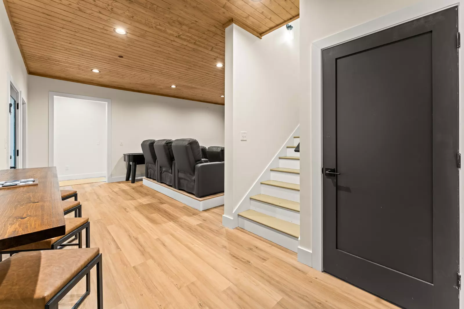 3823 Heavens View Ln